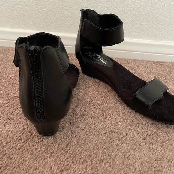A2 Aerosoles size 7 - Picture 2 of 3